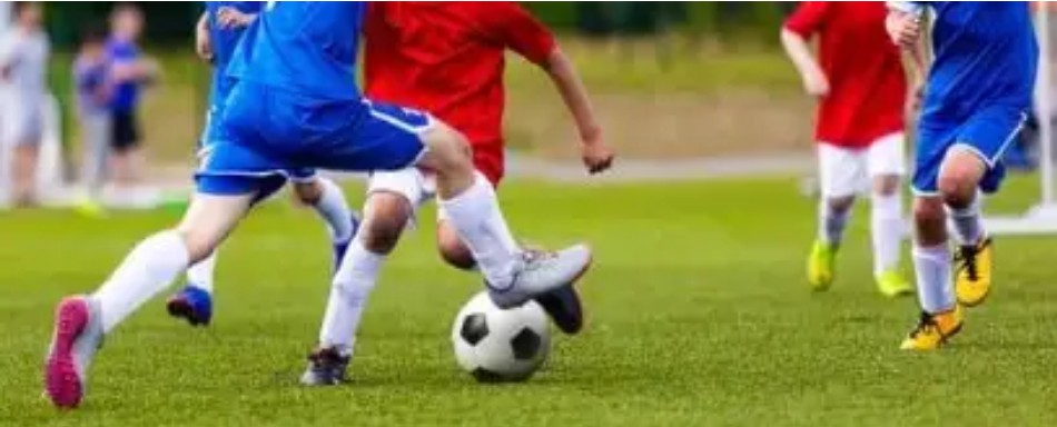 サッカーの試合の様子